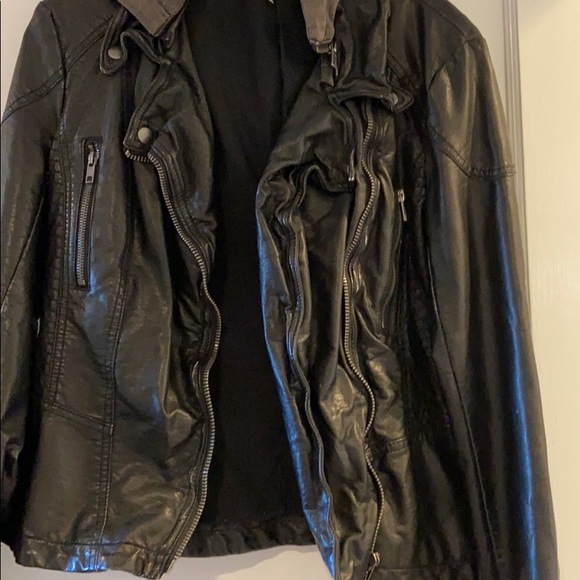 Leather jacket - Picture 2 of 3
